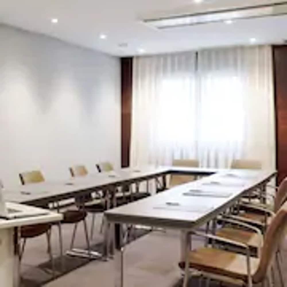 Hotel Ciutat Martorell Ngoại thất bức ảnh