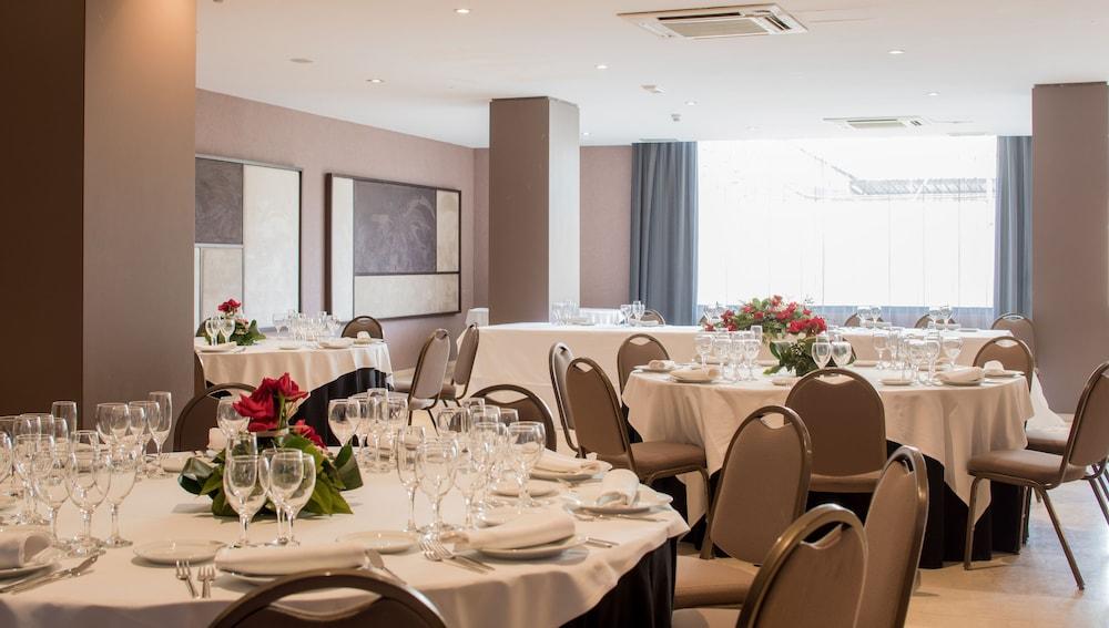 Hotel Ciutat Martorell Ngoại thất bức ảnh