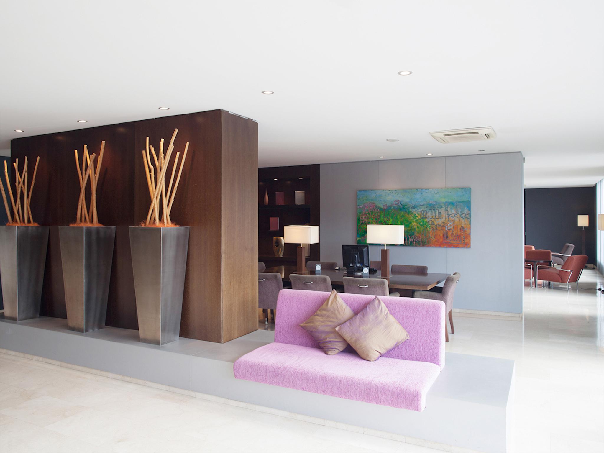 Hotel Ciutat Martorell Ngoại thất bức ảnh