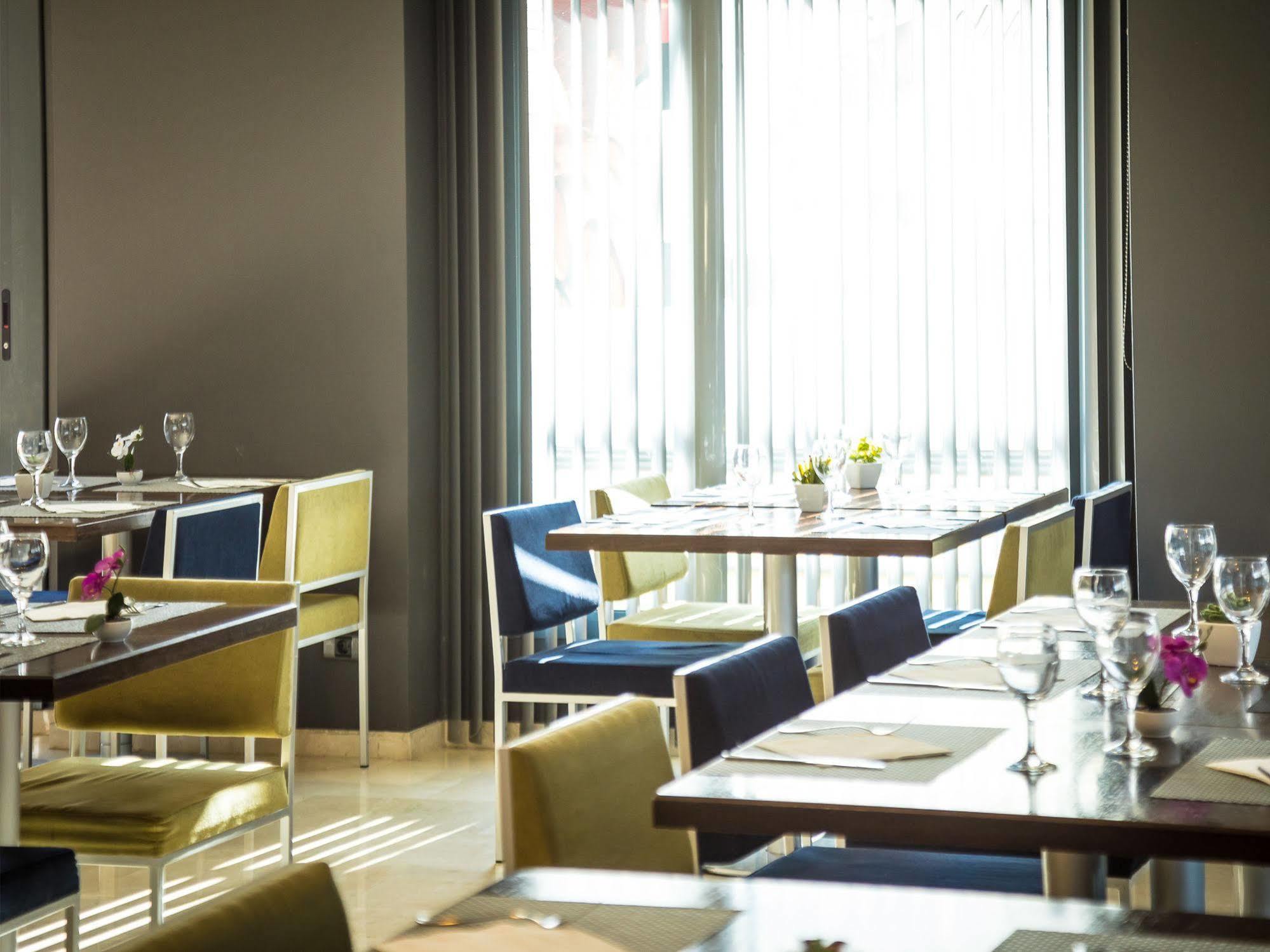 Hotel Ciutat Martorell Ngoại thất bức ảnh