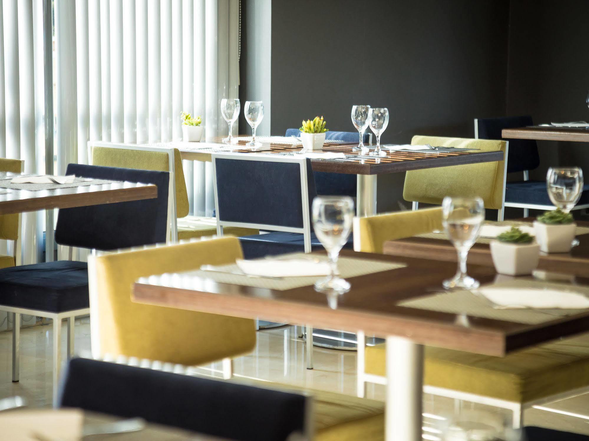 Hotel Ciutat Martorell Ngoại thất bức ảnh